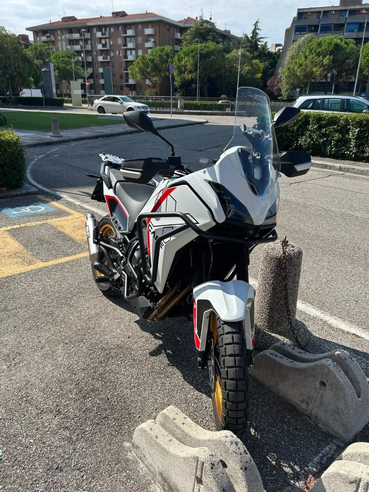 Moto Morini X-Cape 700 Gold Edition (2025 - 26) (7)