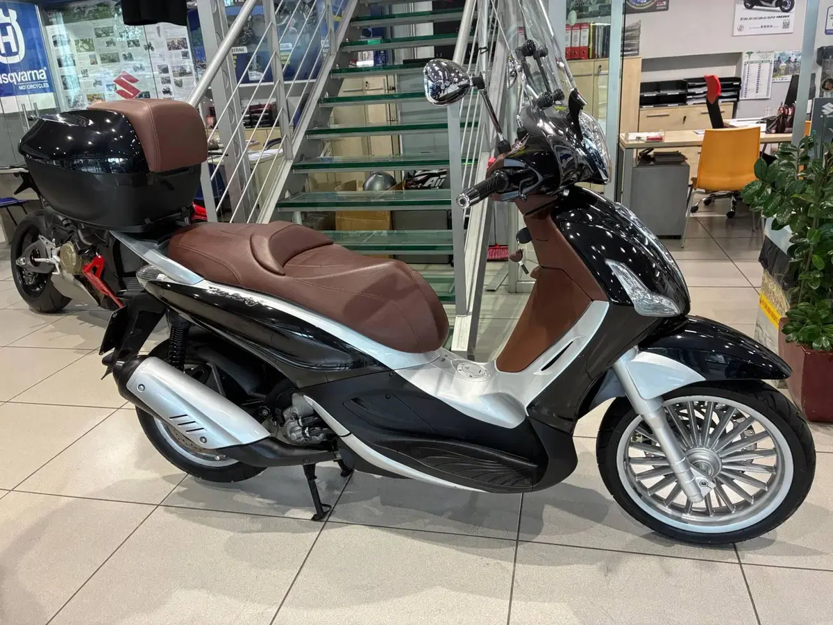 Piaggio Beverly 300 i.e. (2010 - 16)