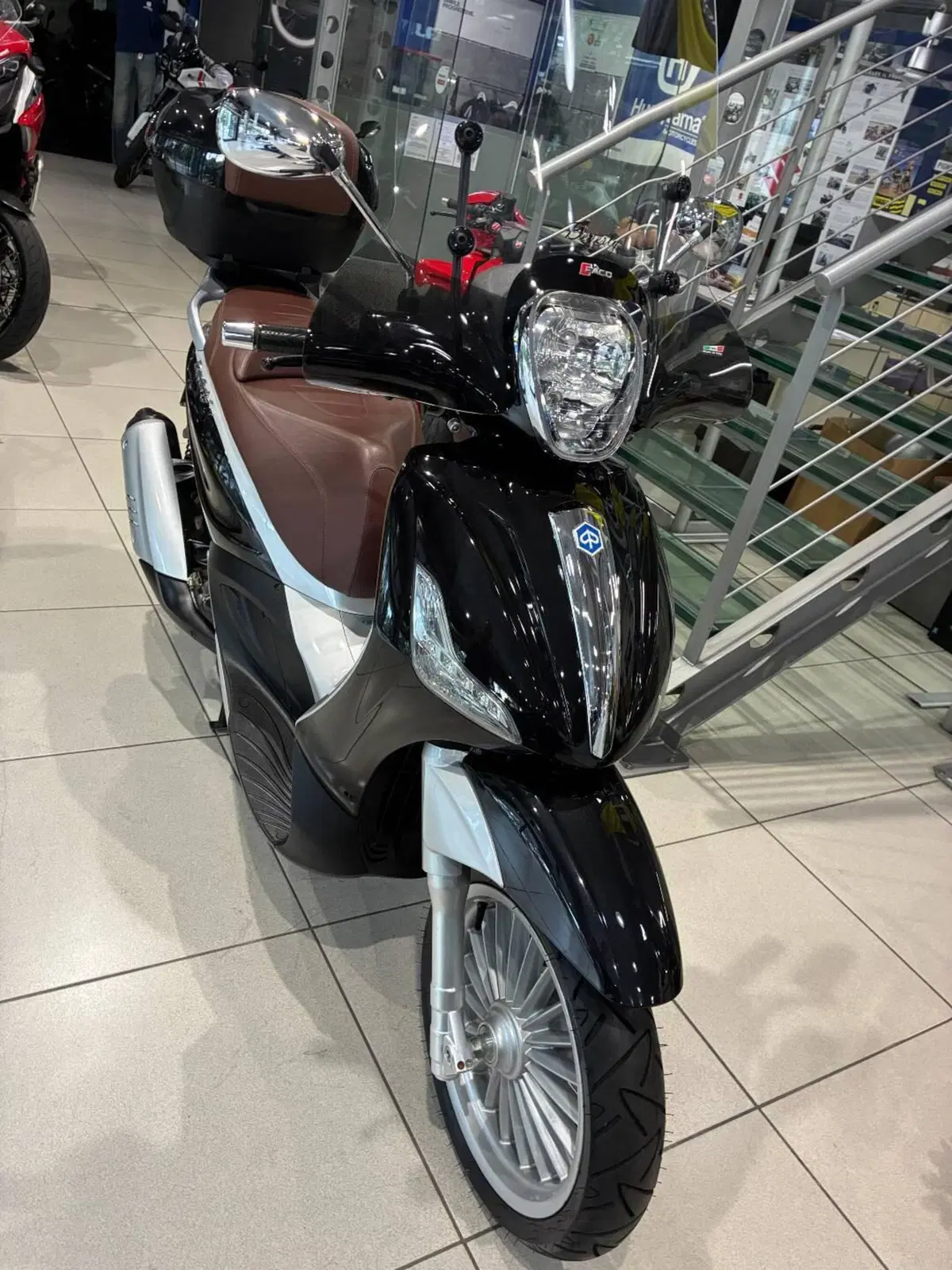 Piaggio Beverly 300 i.e. (2010 - 16) (2)