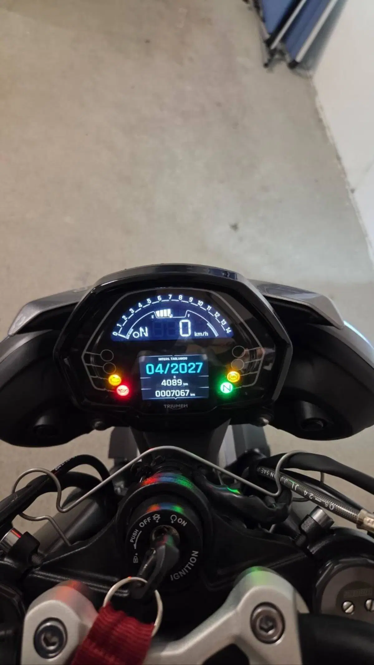 Triumph Street Triple 765 R (2023 - 26) (2)
