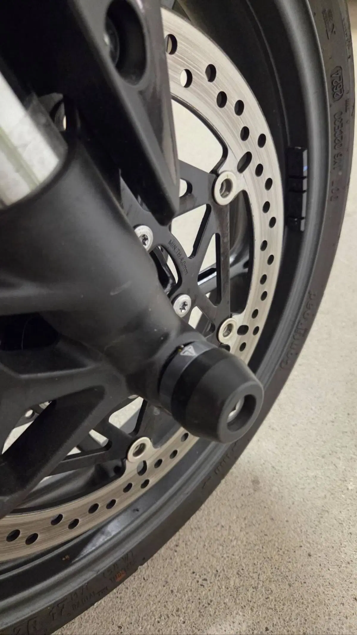 Triumph Street Triple 765 R (2023 - 26) (6)