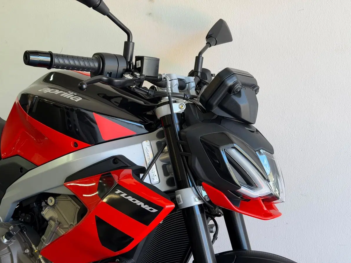Aprilia Tuono 457 (2025 - 26) (2)