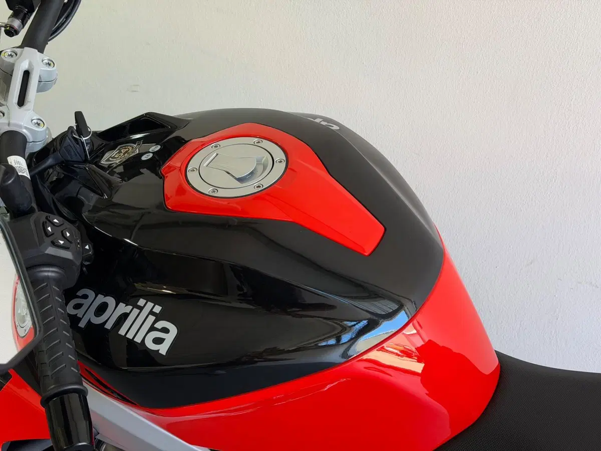 Aprilia Tuono 457 (2025 - 26) (4)