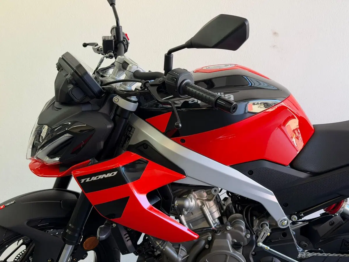 Aprilia Tuono 457 (2025 - 26) (6)