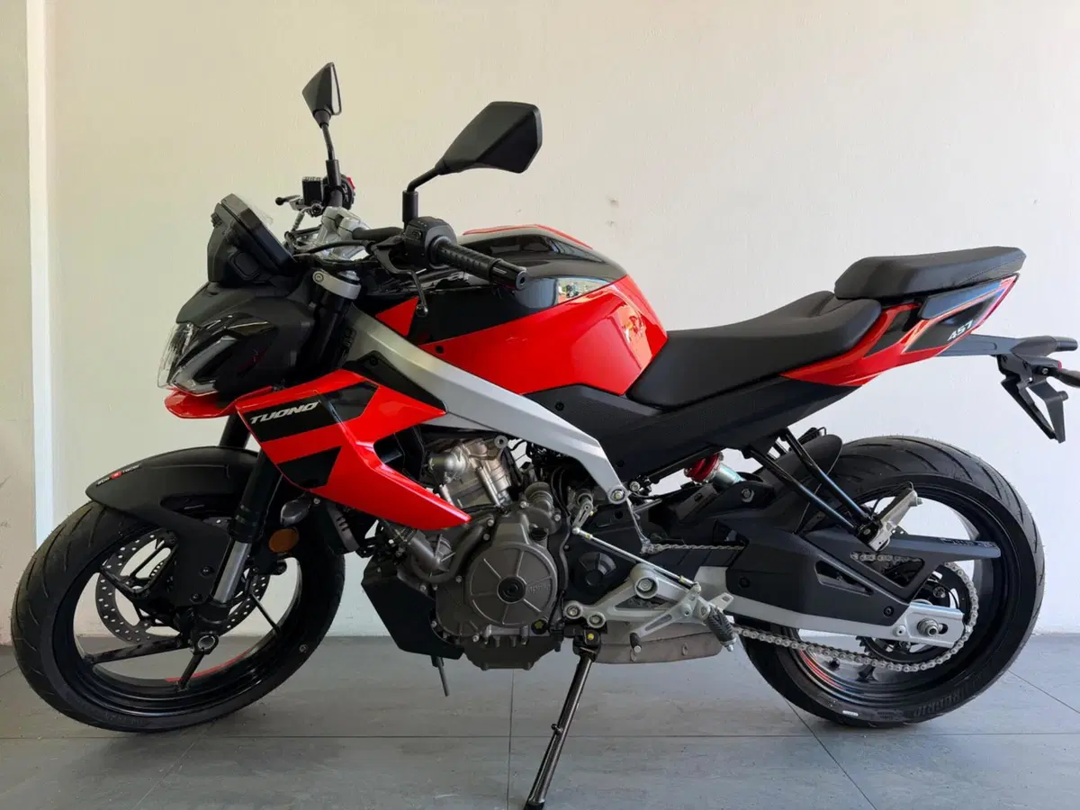 Aprilia Tuono 457 (2025 - 26) (7)