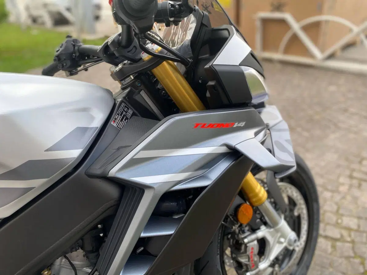Aprilia Tuono V4 (2025 - 26) (4)