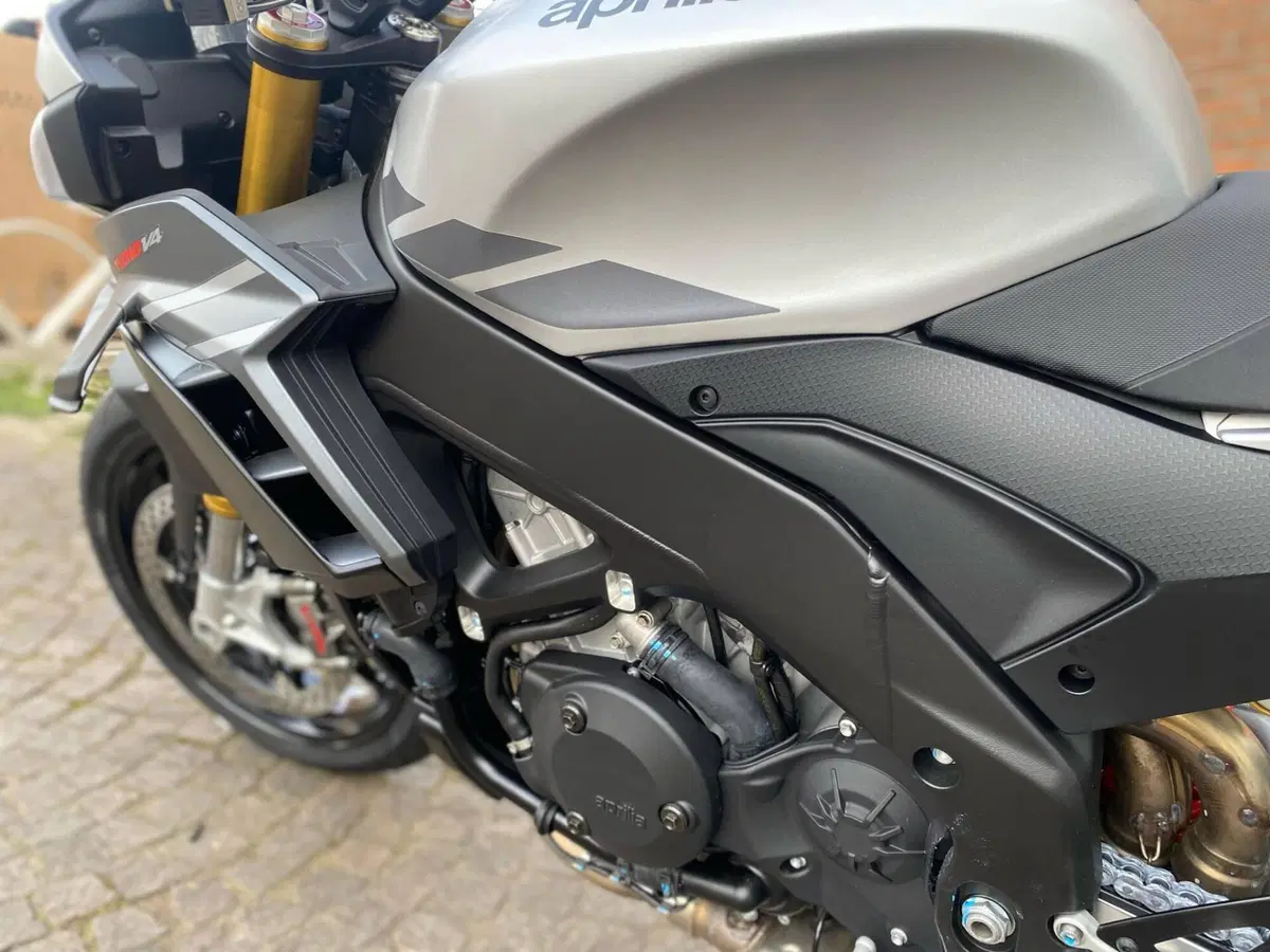 Aprilia Tuono V4 (2025 - 26) (5)