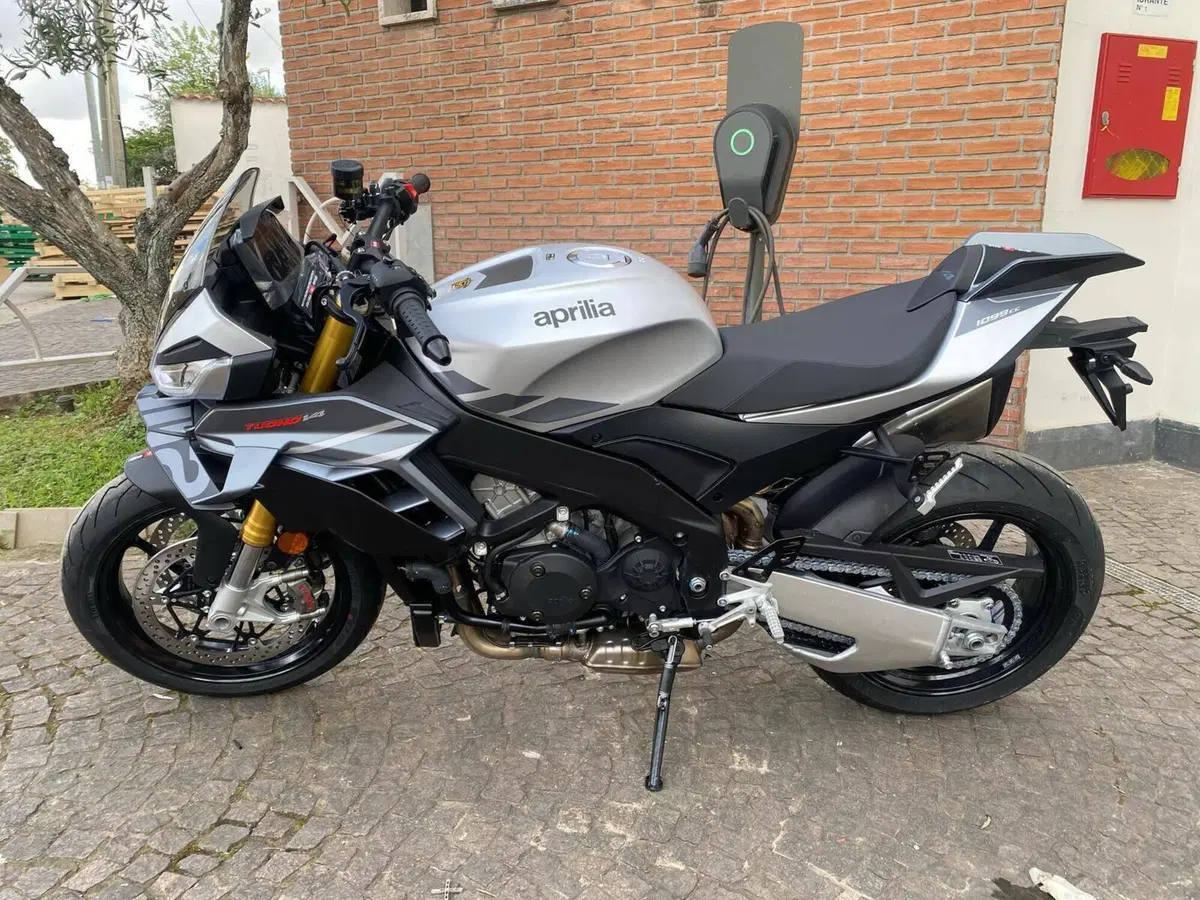Aprilia Tuono V4 (2025 - 26) (2)