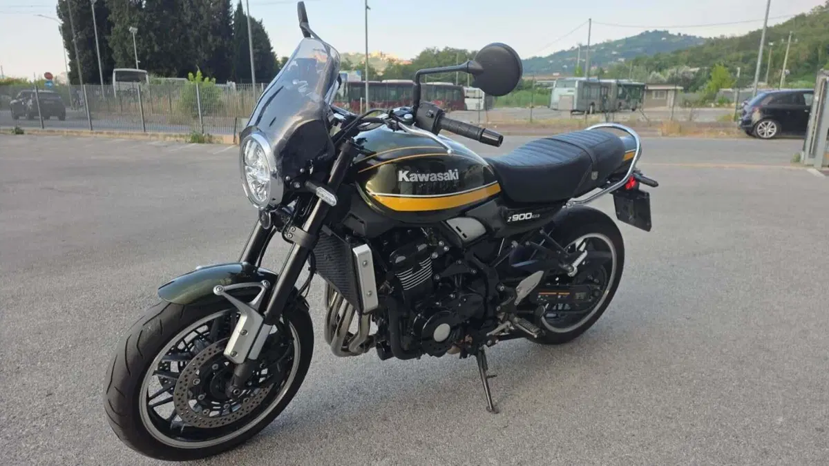 Kawasaki Z 900 RS (2021) (4)
