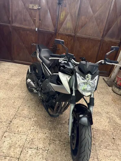 Yamaha XJ6 (2008 - 15) usata