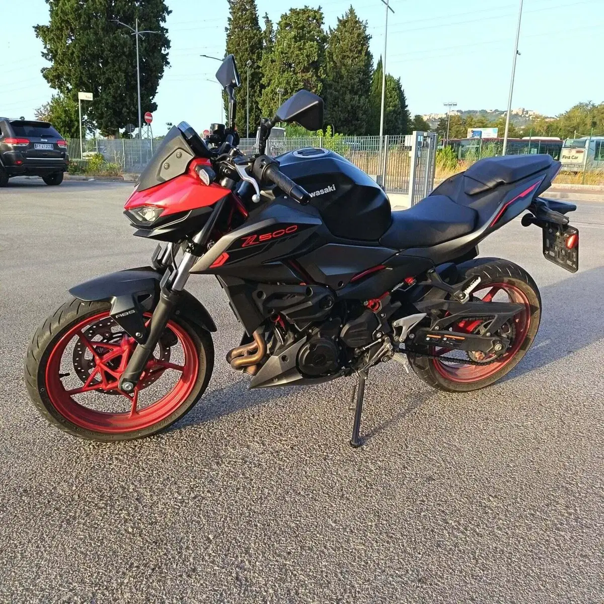 Kawasaki Z 500 SE (2024 - 26) (5)