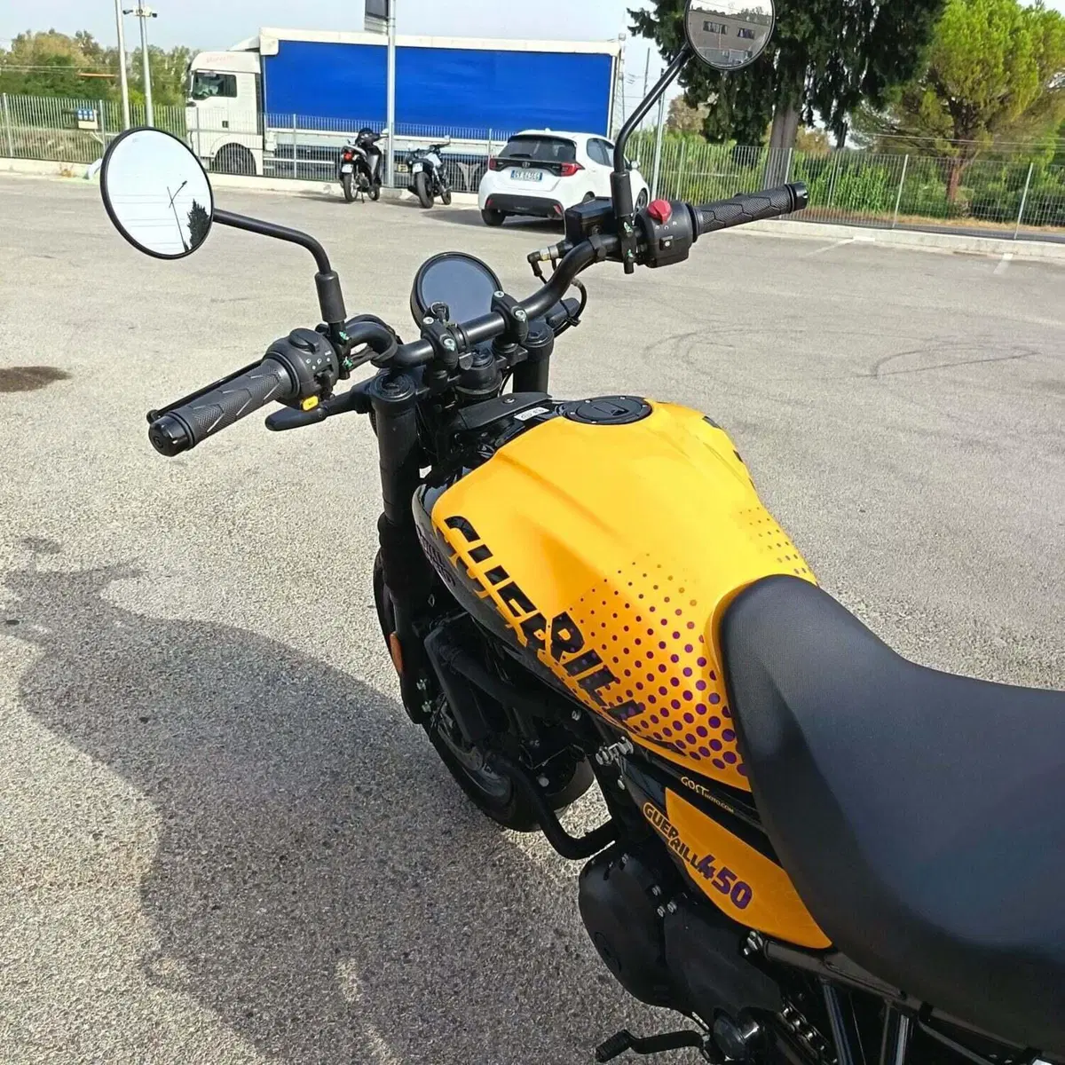 Royal Enfield Guerrilla 450 (2024 - 26) (7)