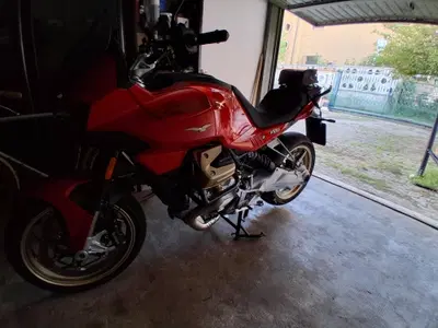 Moto Guzzi V100 Mandello (2022 - 24) usata