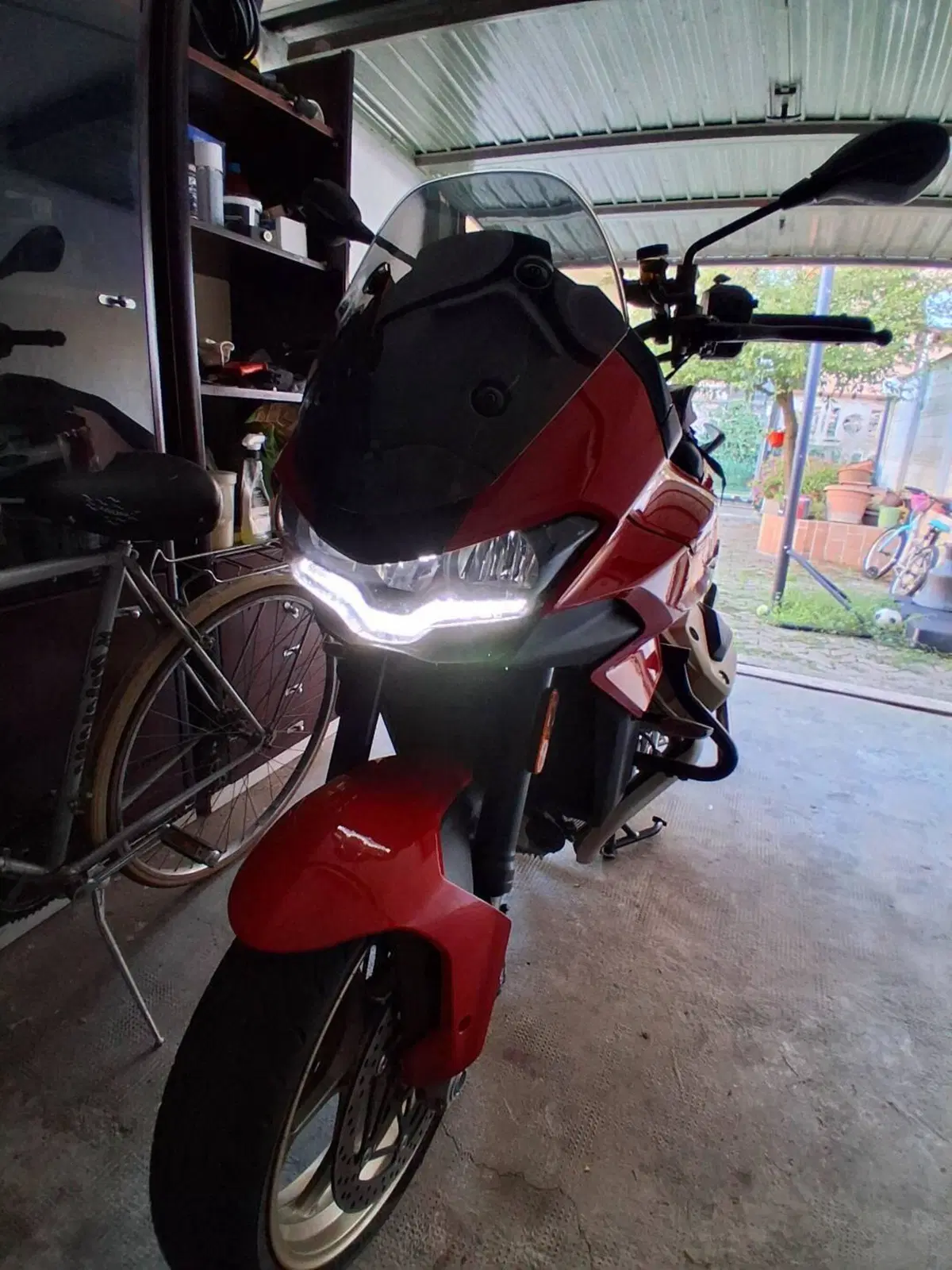 Moto Guzzi V100 Mandello (2022 - 24) (8)