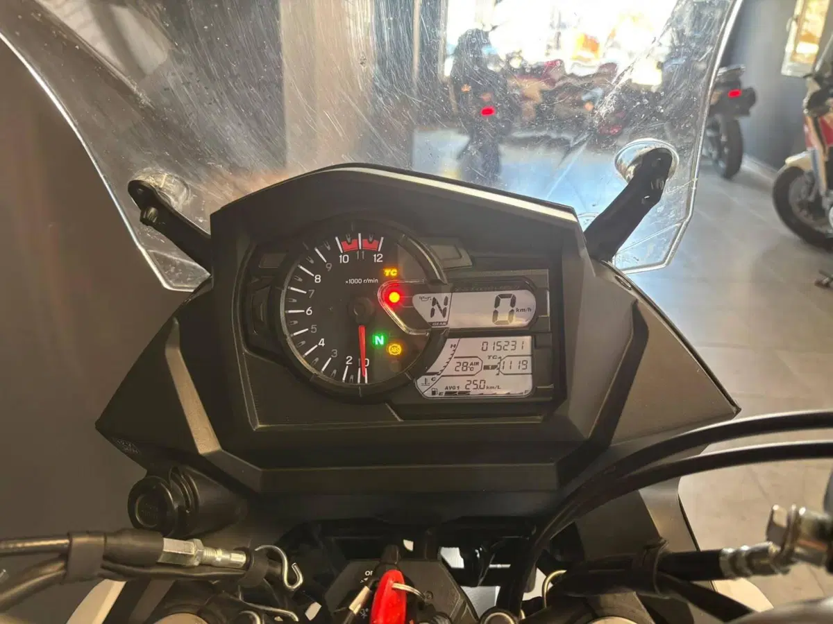 Suzuki V-Strom 650 (2021 - 25) (4)
