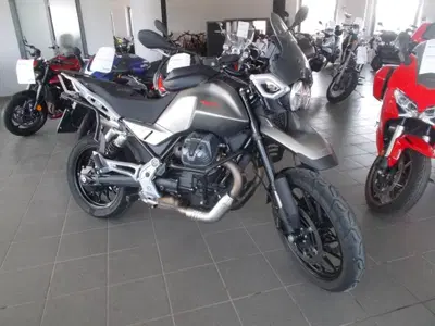 Moto Guzzi V85 Strada (2024 - 26) usata