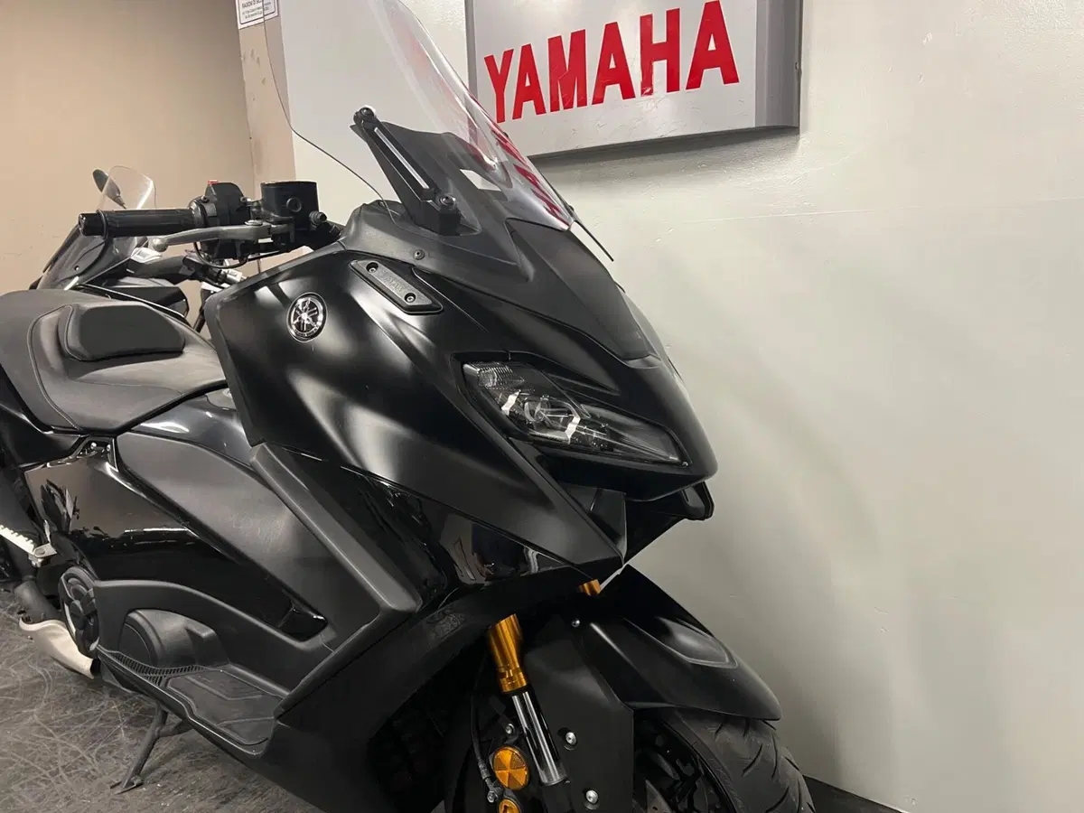 Yamaha T-Max 560 Tech Max (2022 - 24) (2)