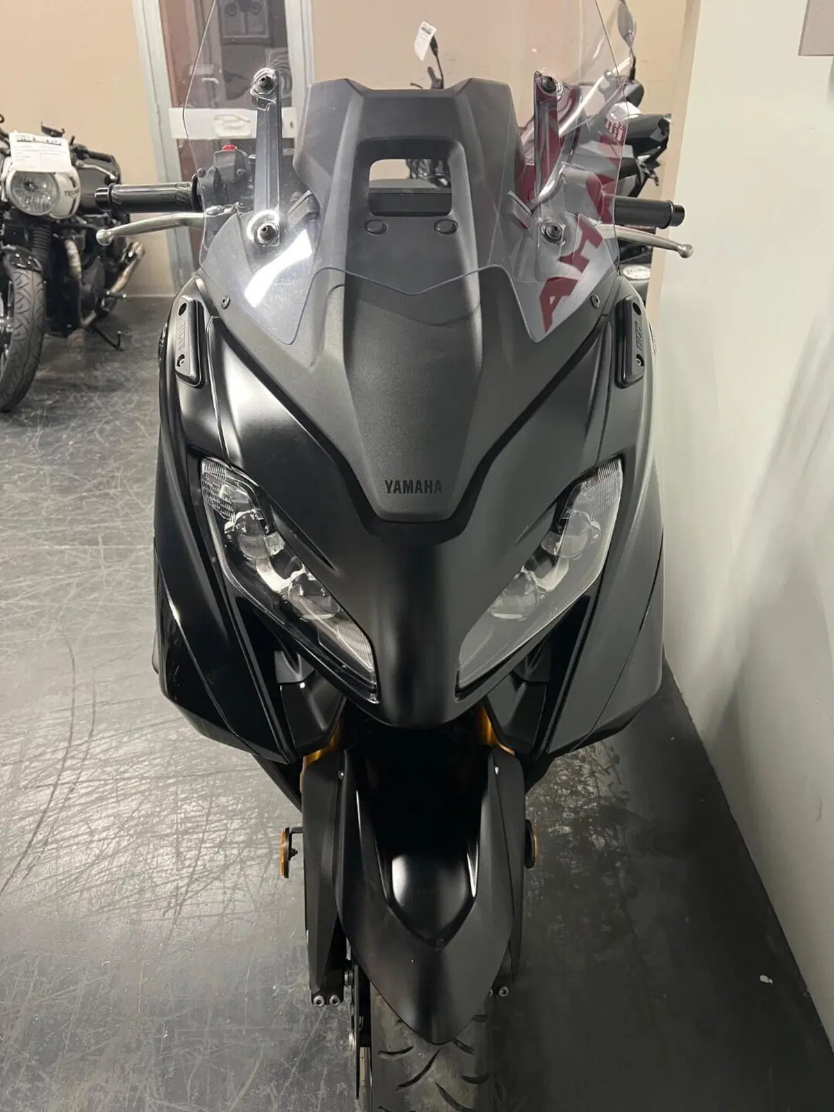 Yamaha T-Max 560 Tech Max (2022 - 24) (3)