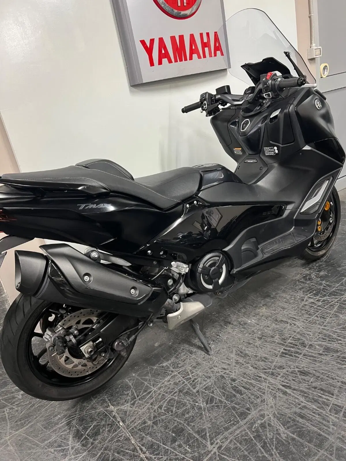 Yamaha T-Max 560 Tech Max (2022 - 24) (4)
