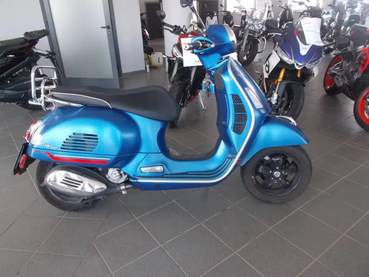 Vespa GTS 300 Super Sport Hpe (2021 - 22)