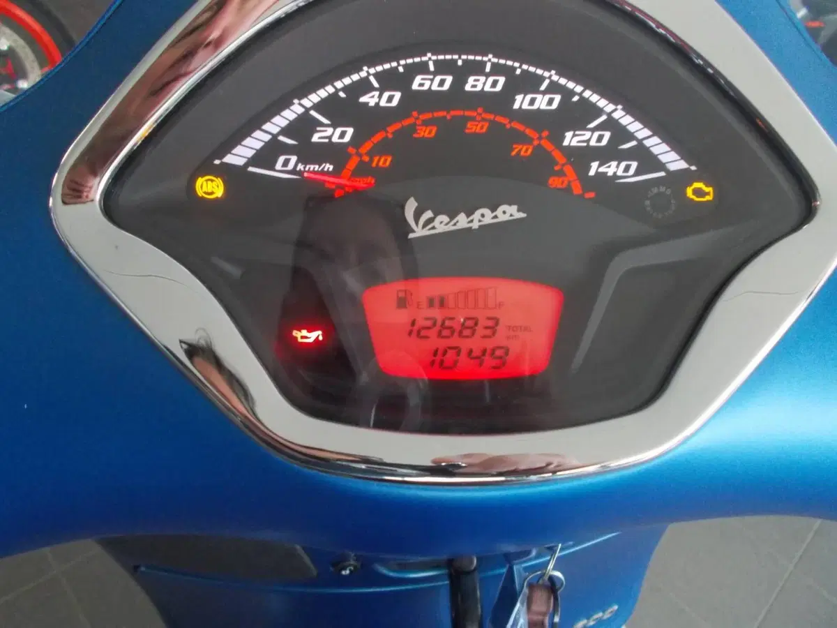 Vespa GTS 300 Super Sport Hpe (2021 - 22) (7)