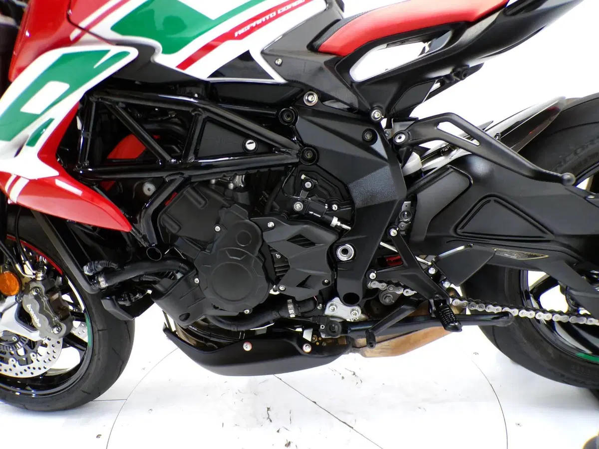 MV Agusta Dragster 800 RC SCS (2022 - 25) (7)