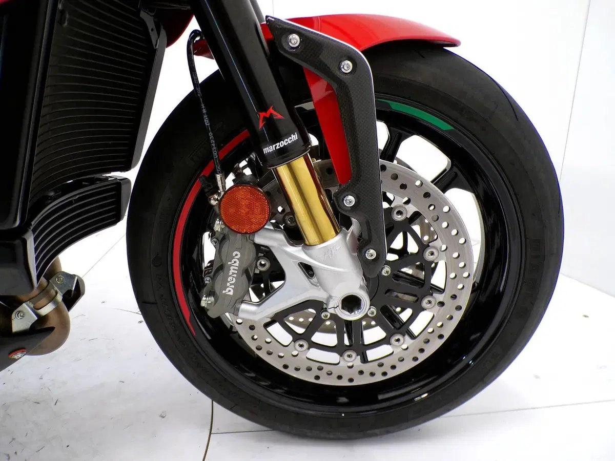 MV Agusta Dragster 800 RC SCS (2022 - 25) (12)