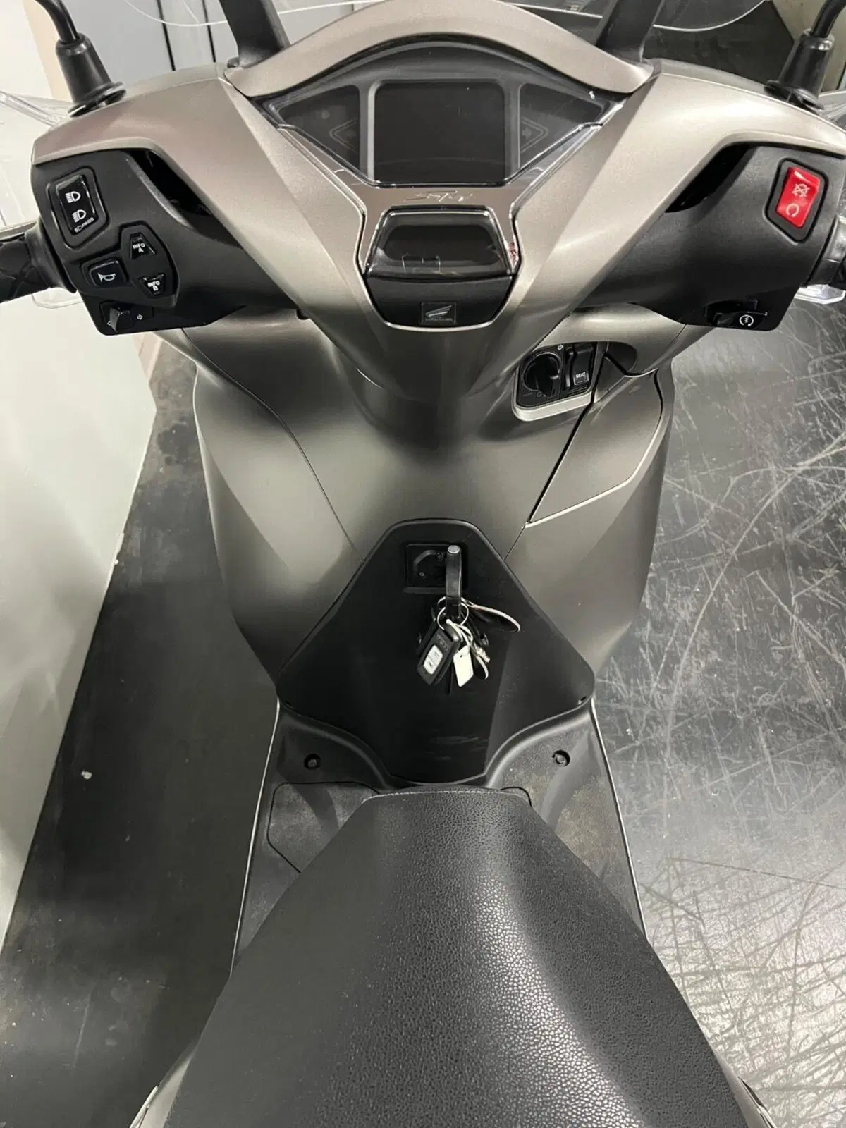Honda SH 350 (2021 - 24) (9)