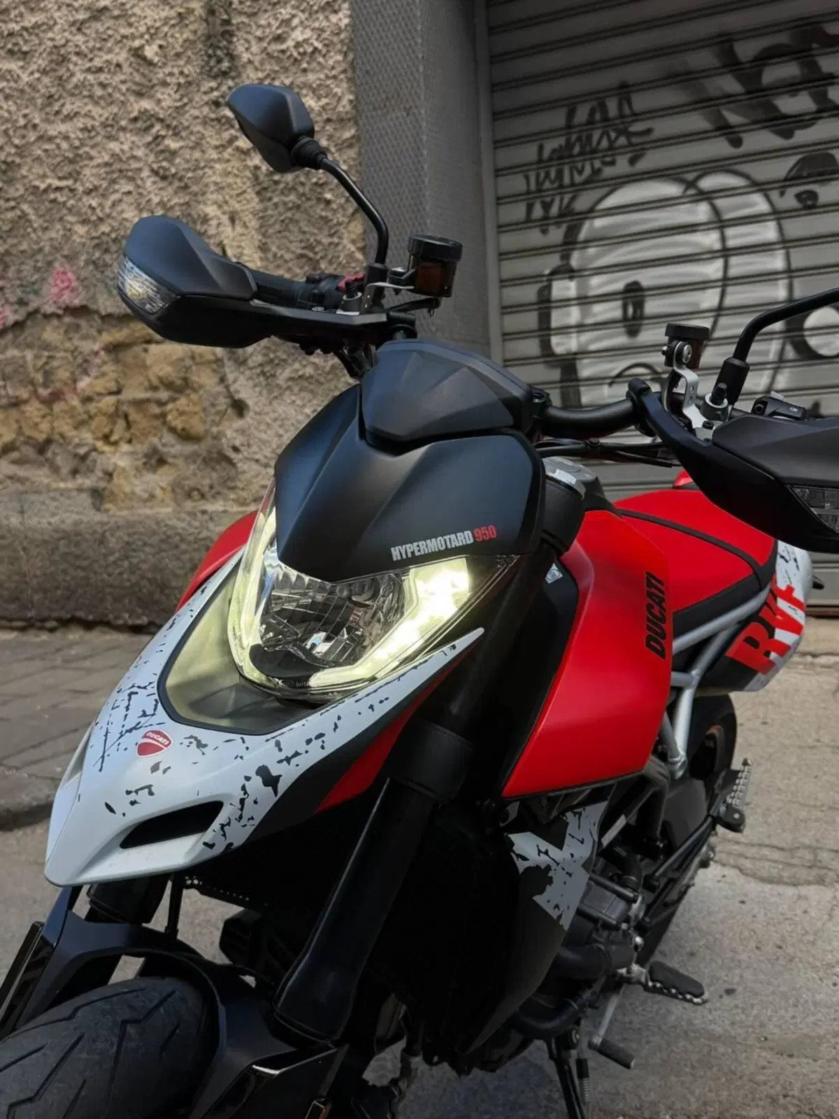 Ducati Hypermotard 950 RVE (2022 - 25) (10)