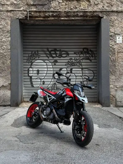 Ducati Hypermotard 950 RVE (2022 - 25) usata