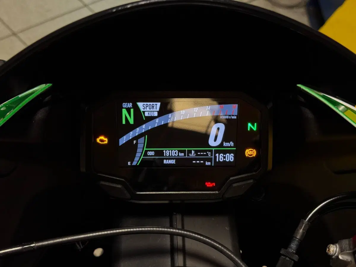 Kawasaki Ninja 636 ZX-6R (2024 - 26) (2)
