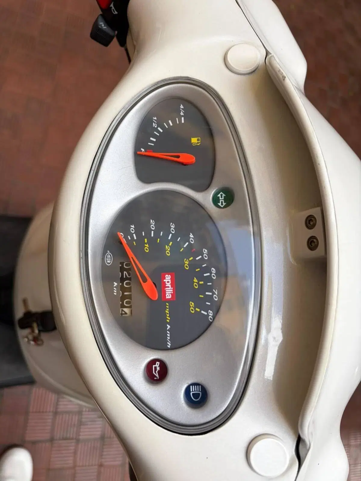 Aprilia Scarabeo 50 (2002 - 03) (12)