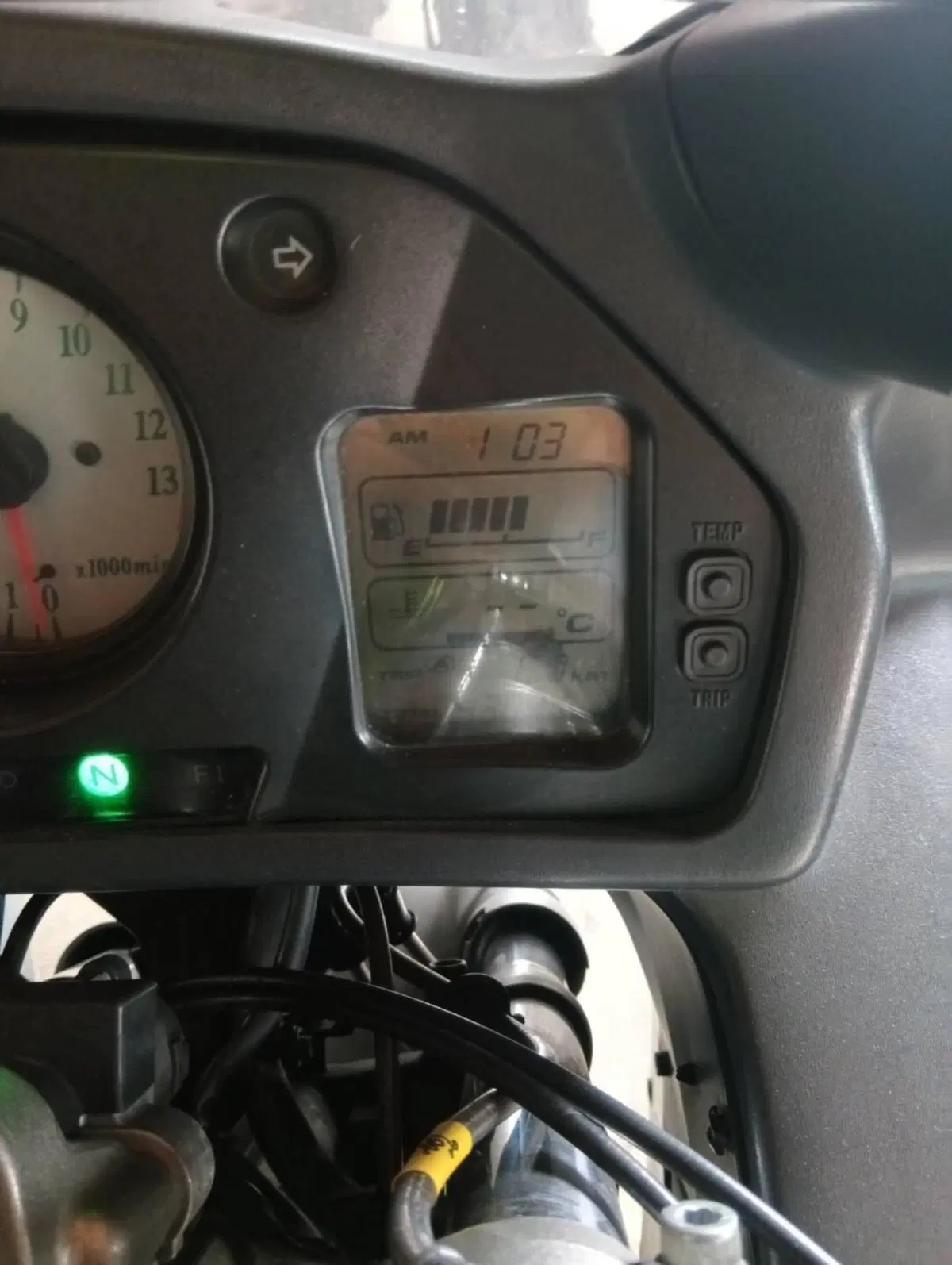 Honda VFR 800 (1998 - 01) (7)