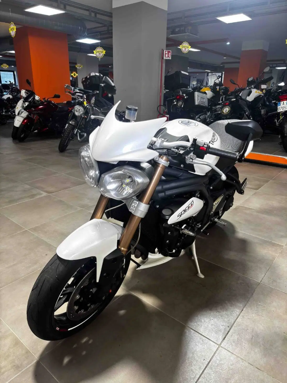 Triumph Speed Triple 1050 (2011 - 13) (3)