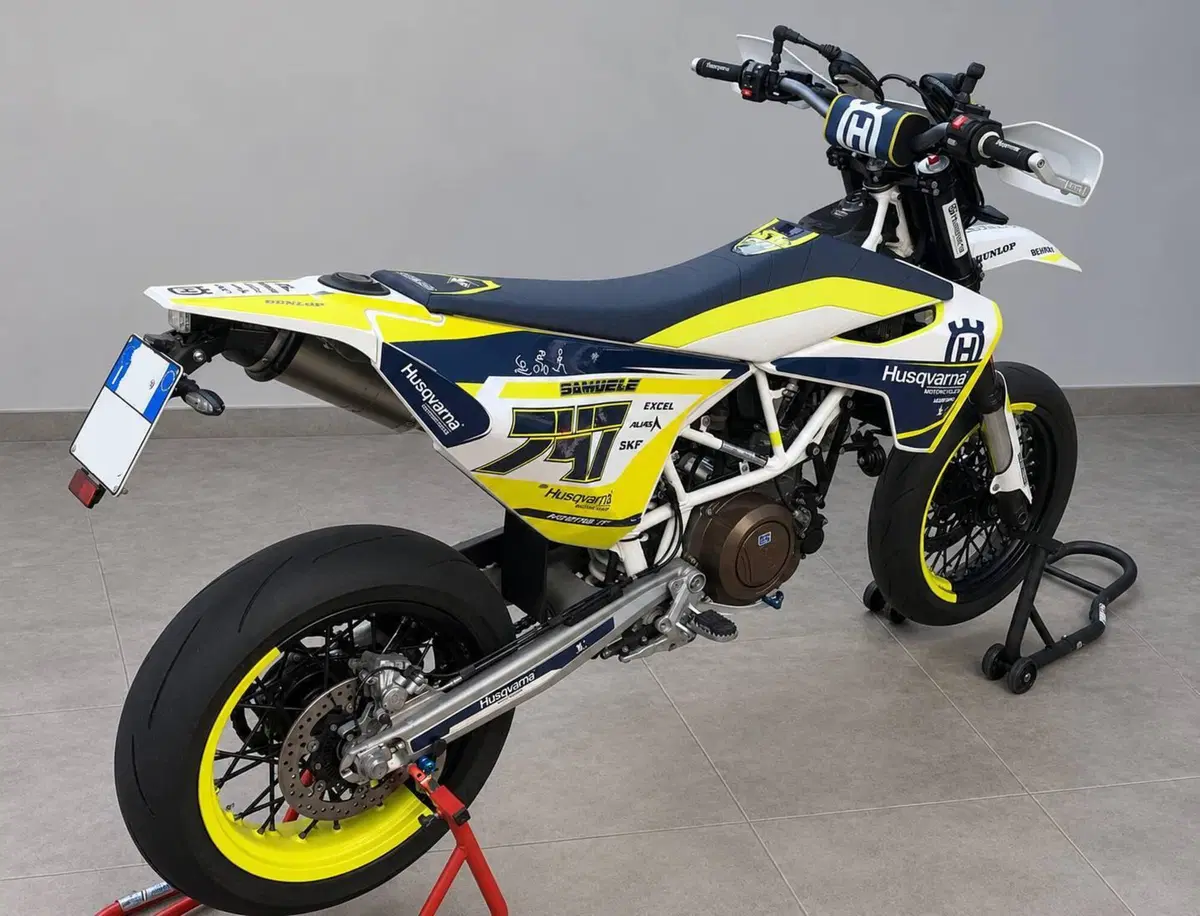 Husqvarna 701 Supermoto (2017 - 19) (3)