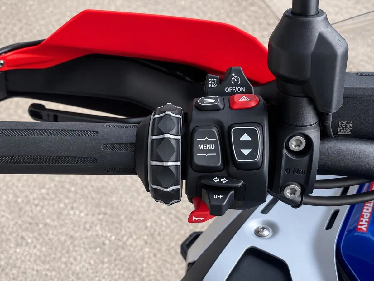 Bmw R 1300 GS Adventure Trophy (2025 - 26) (6)