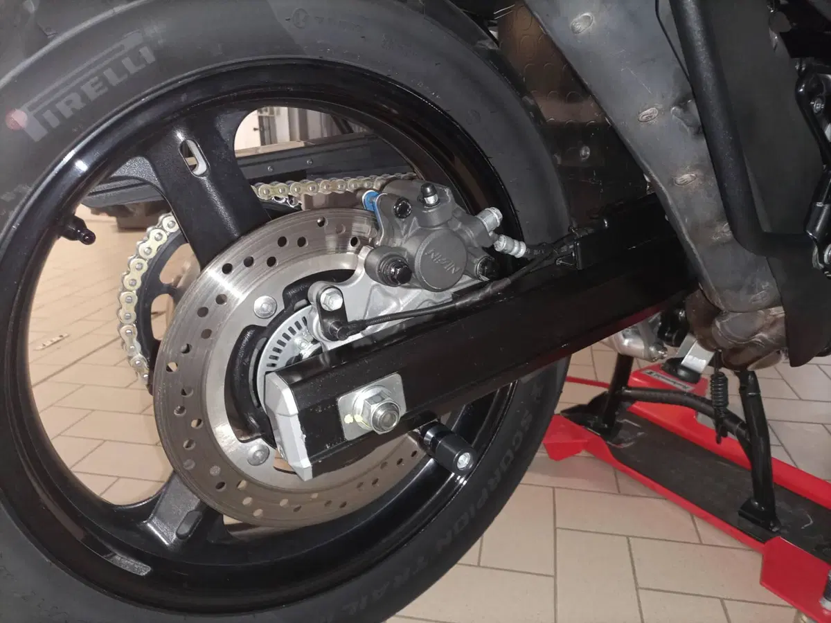 Suzuki V-Strom 650 Traveller ABS (2008 - 11) (12)