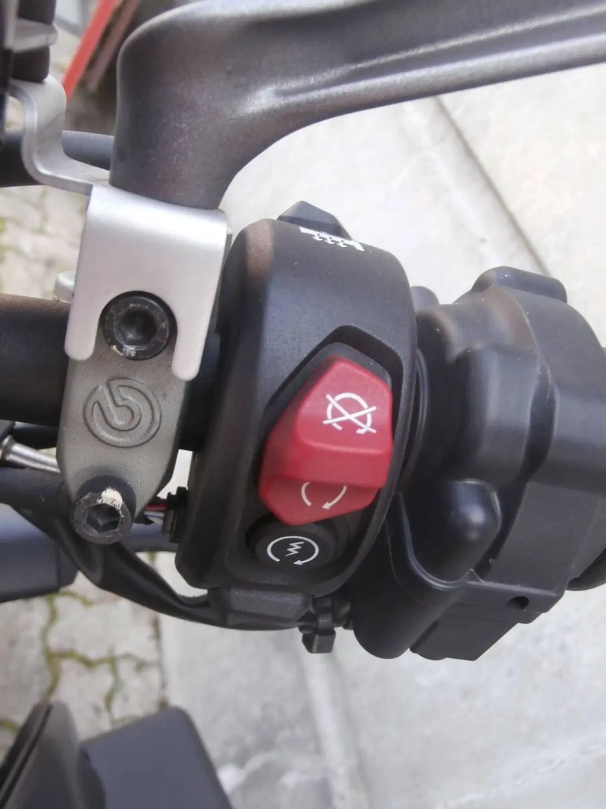 Ducati Streetfighter V4 S (2023 - 24) (14)