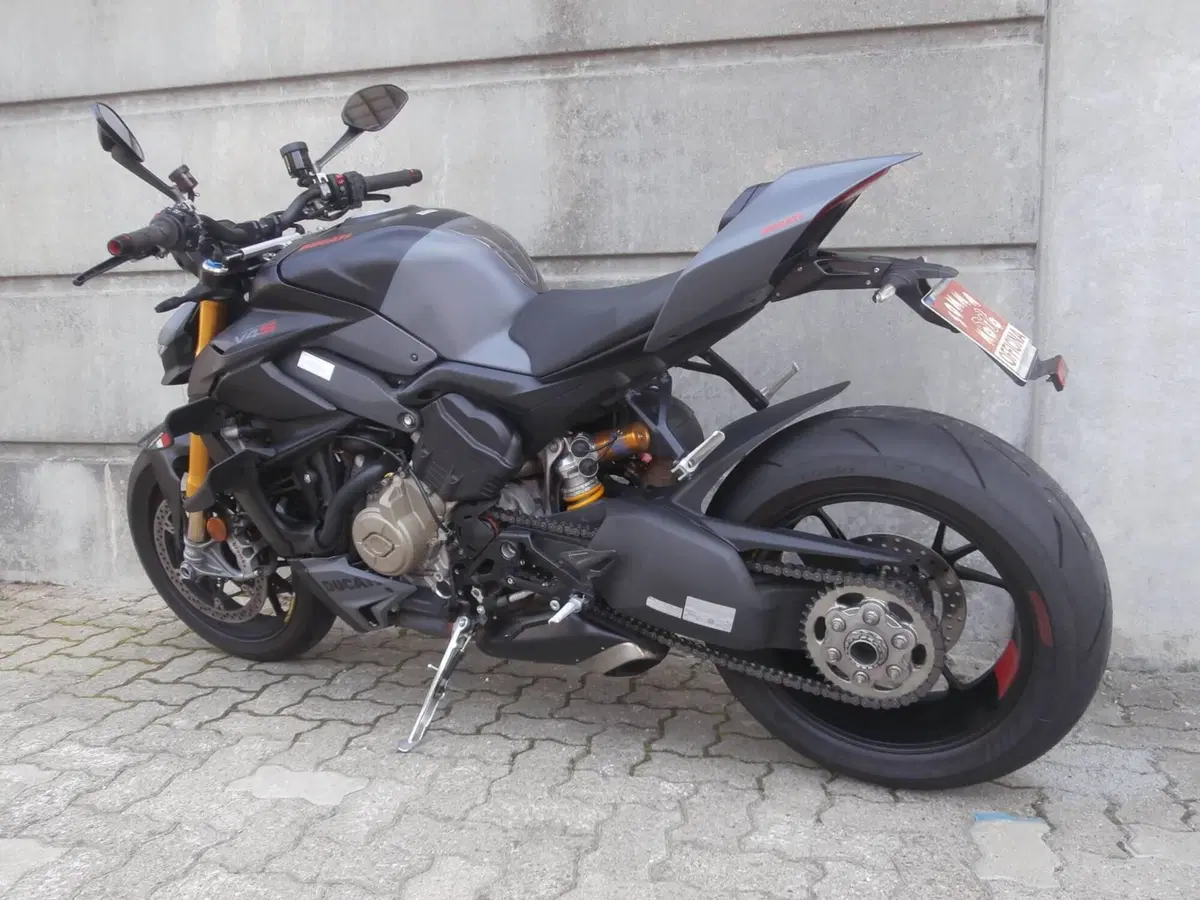 Ducati Streetfighter V4 S (2023 - 24) (2)
