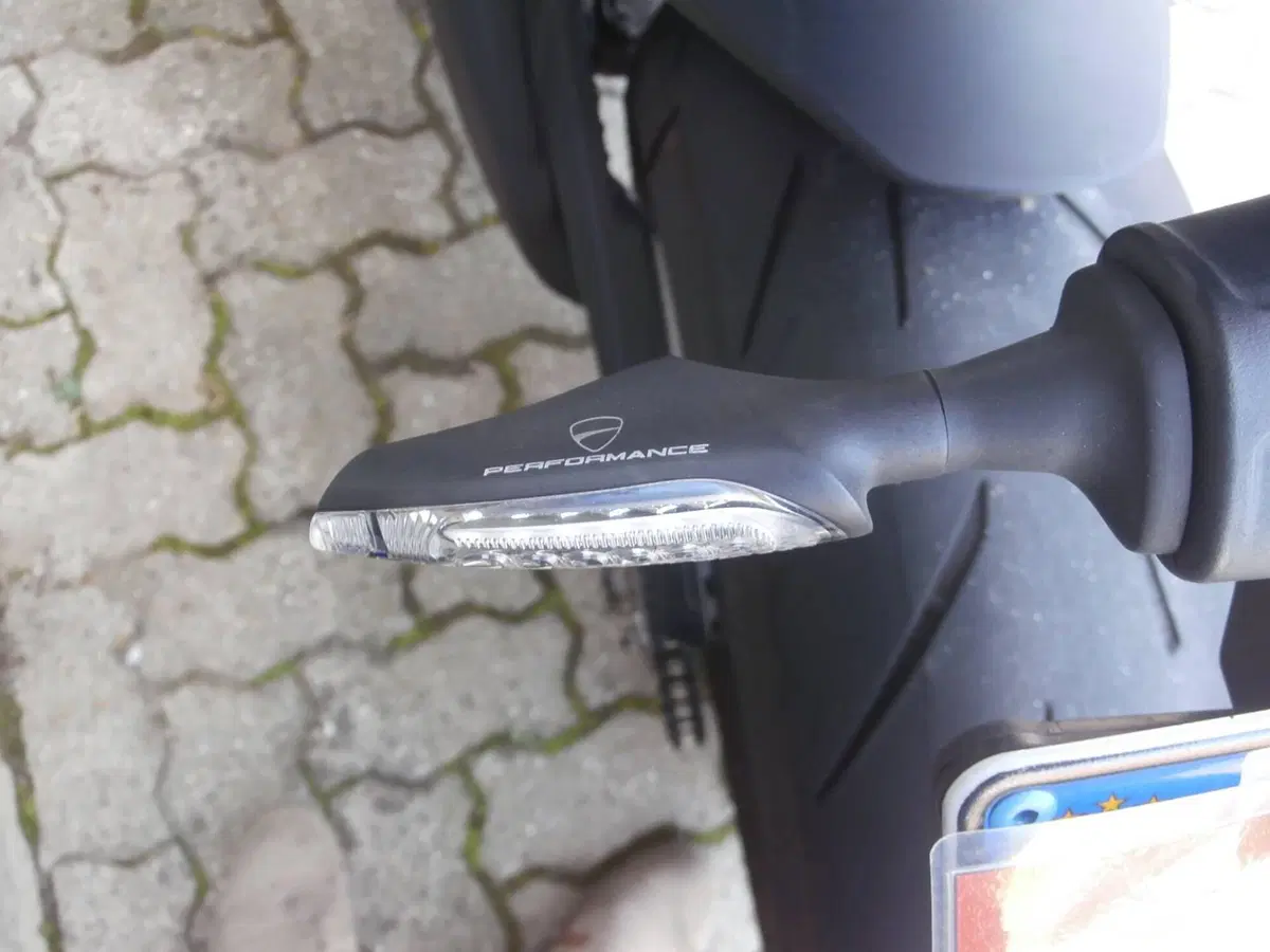 Ducati Streetfighter V4 S (2023 - 24) (18)