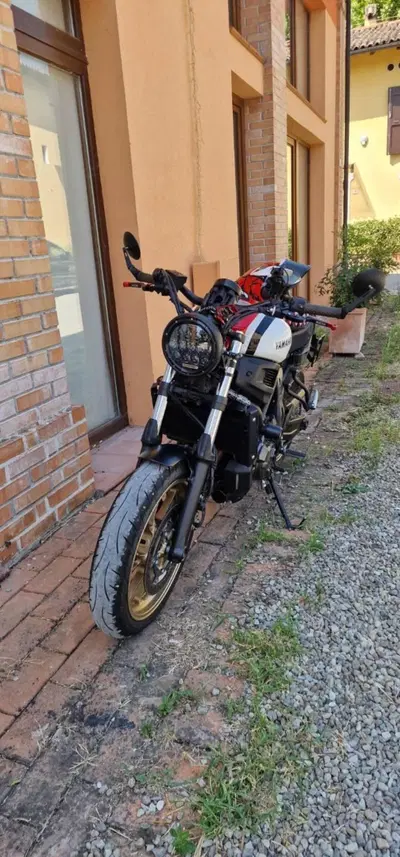 Yamaha XSR 700 (2021) usata