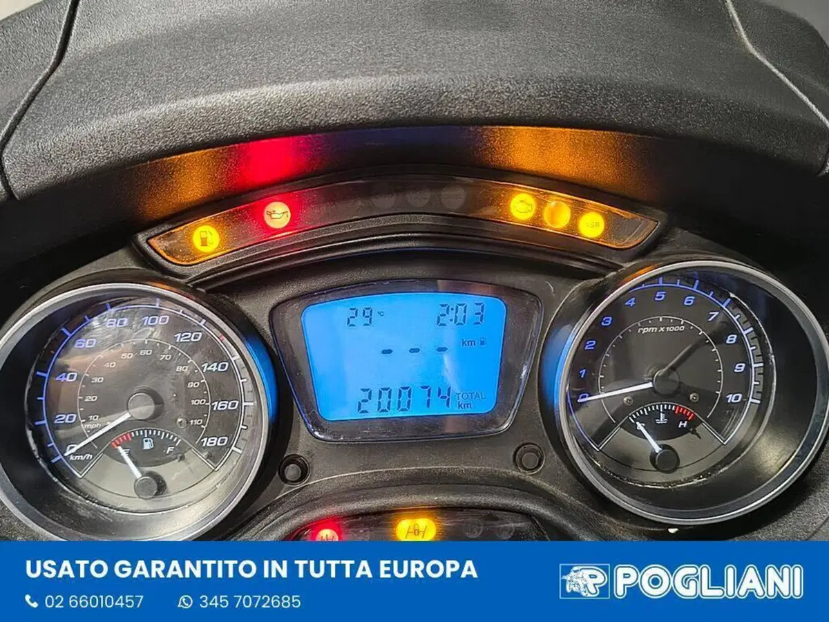 Piaggio Mp3 350 ie ABS (2018 - 19) (6)