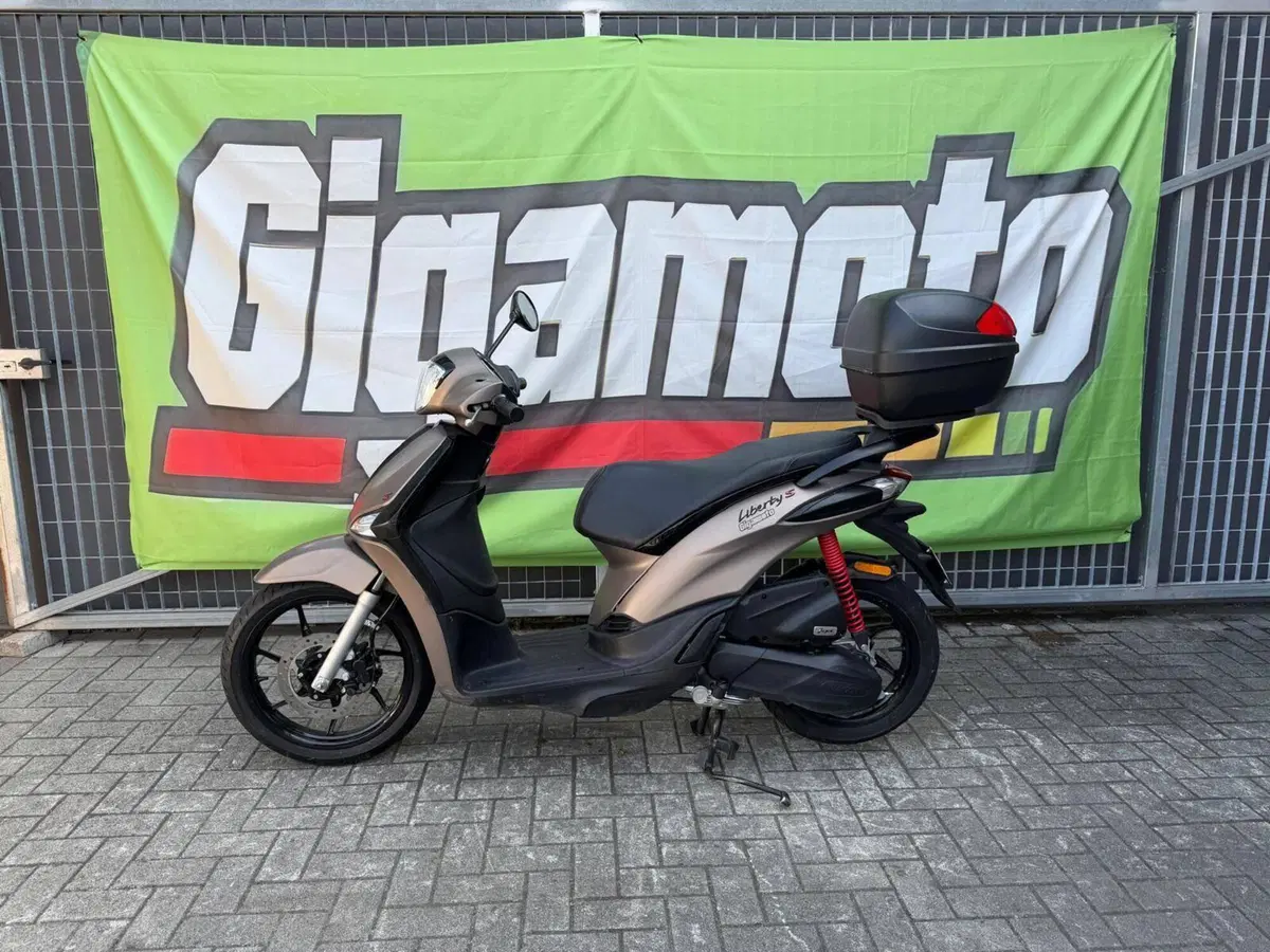 Piaggio Liberty 50 3V S (2021 - 24) (2)