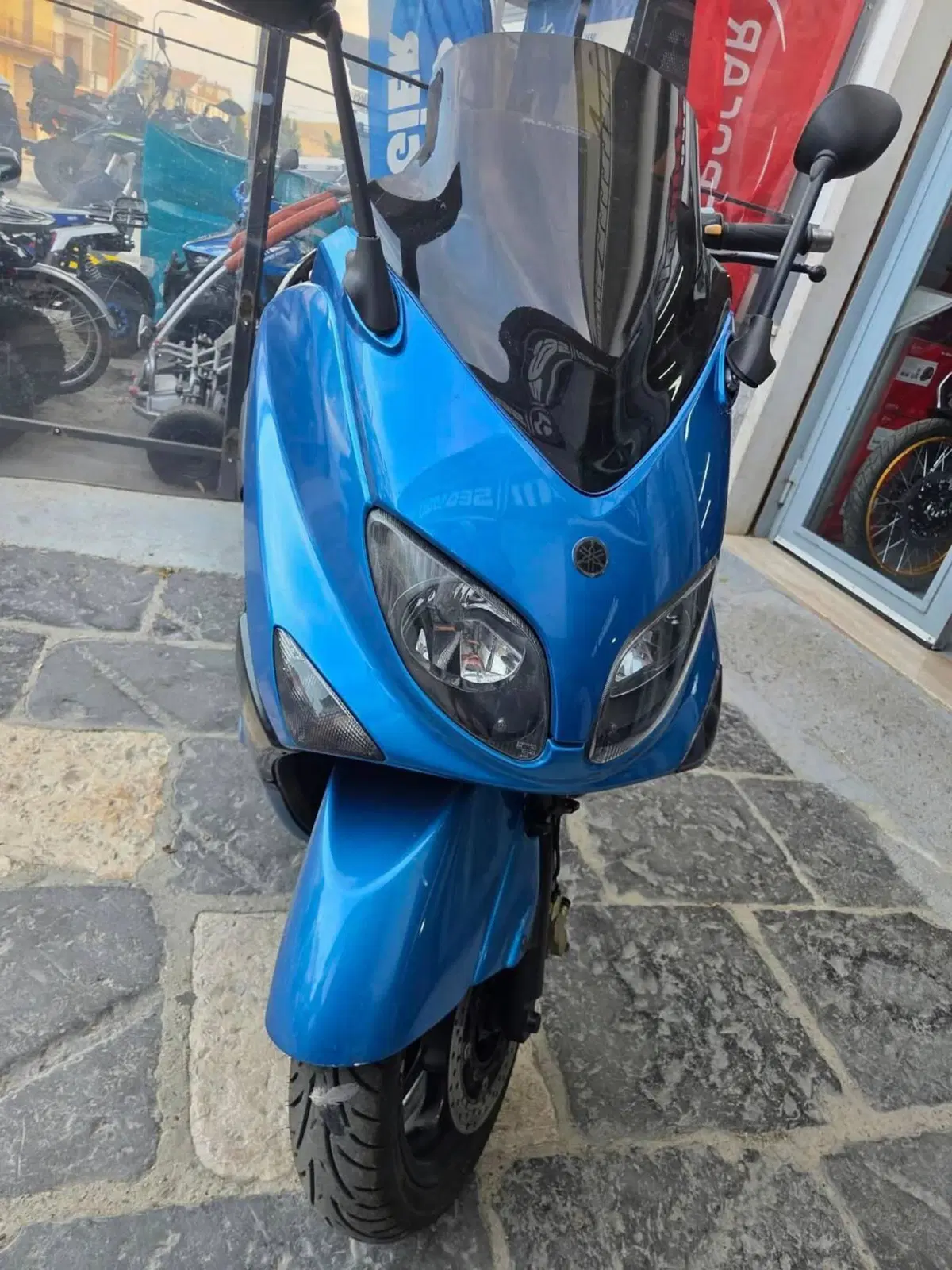 Yamaha T-Max 500 (2001 - 03) (5)