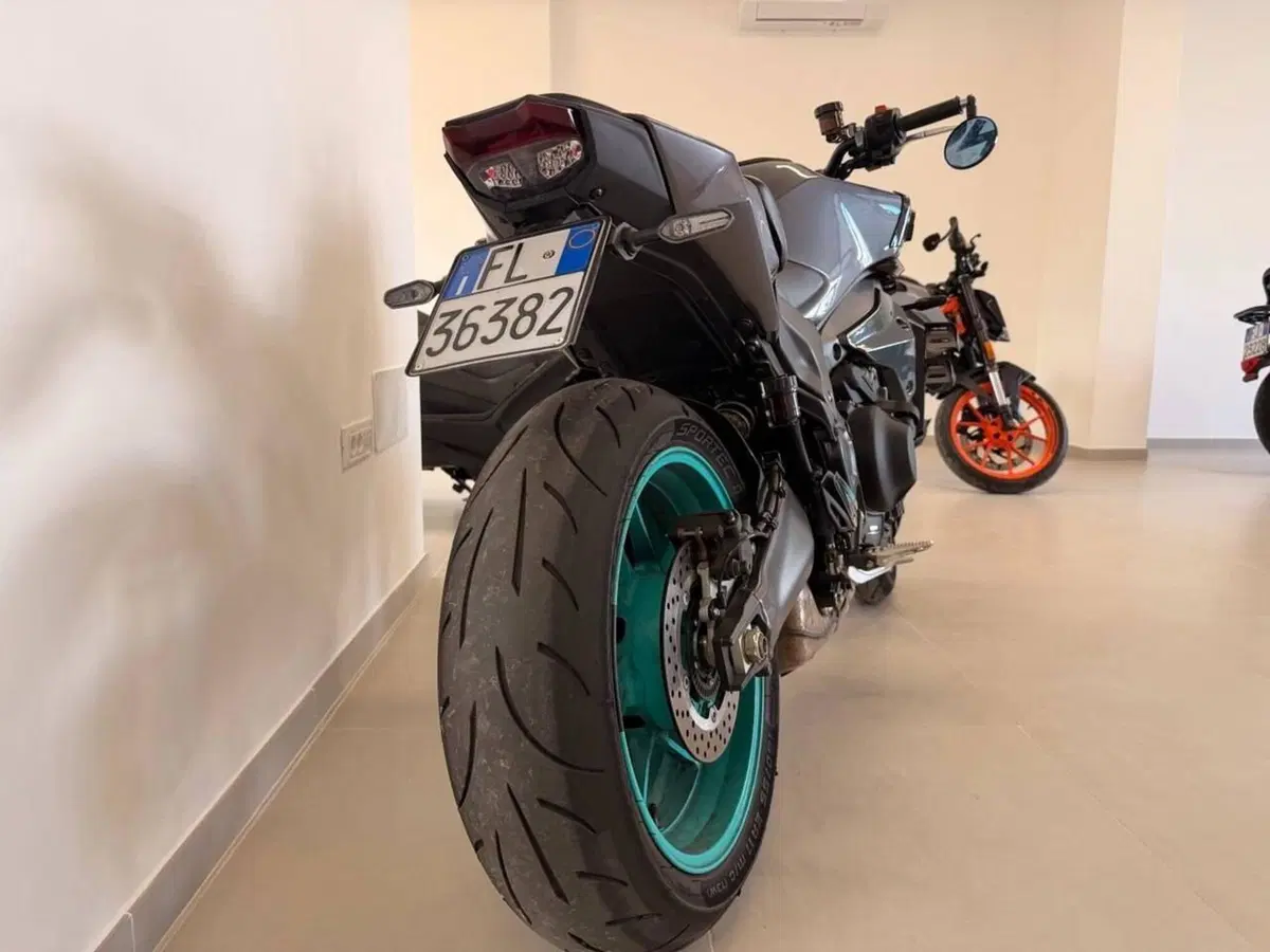 Yamaha MT-09 Y-AMT (2024 - 26) (3)