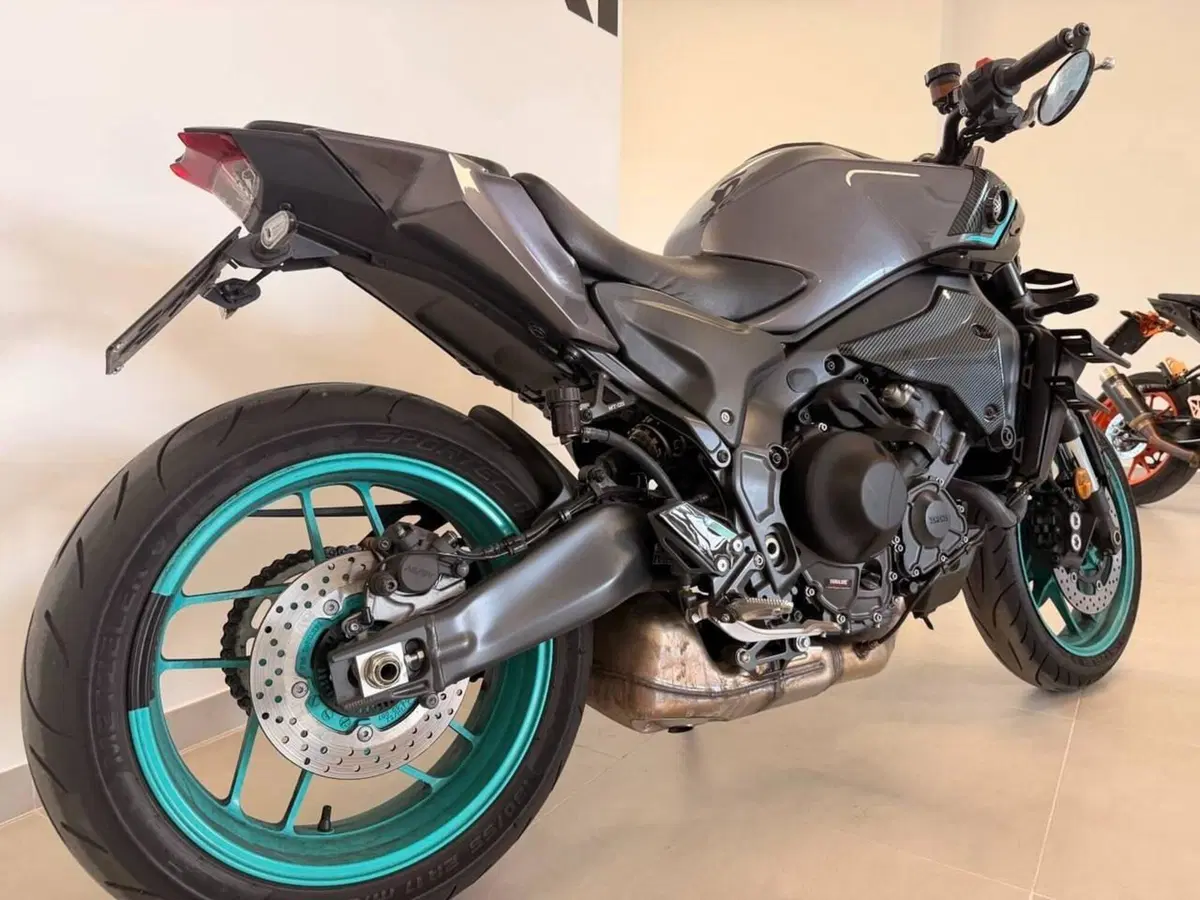 Yamaha MT-09 Y-AMT (2024 - 26) (4)