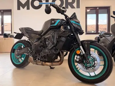 Yamaha MT-09 Y-AMT (2024 - 26) usata