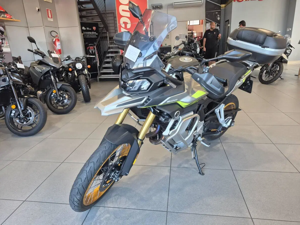 Voge Valico 900DSX (2024 - 26) (3)