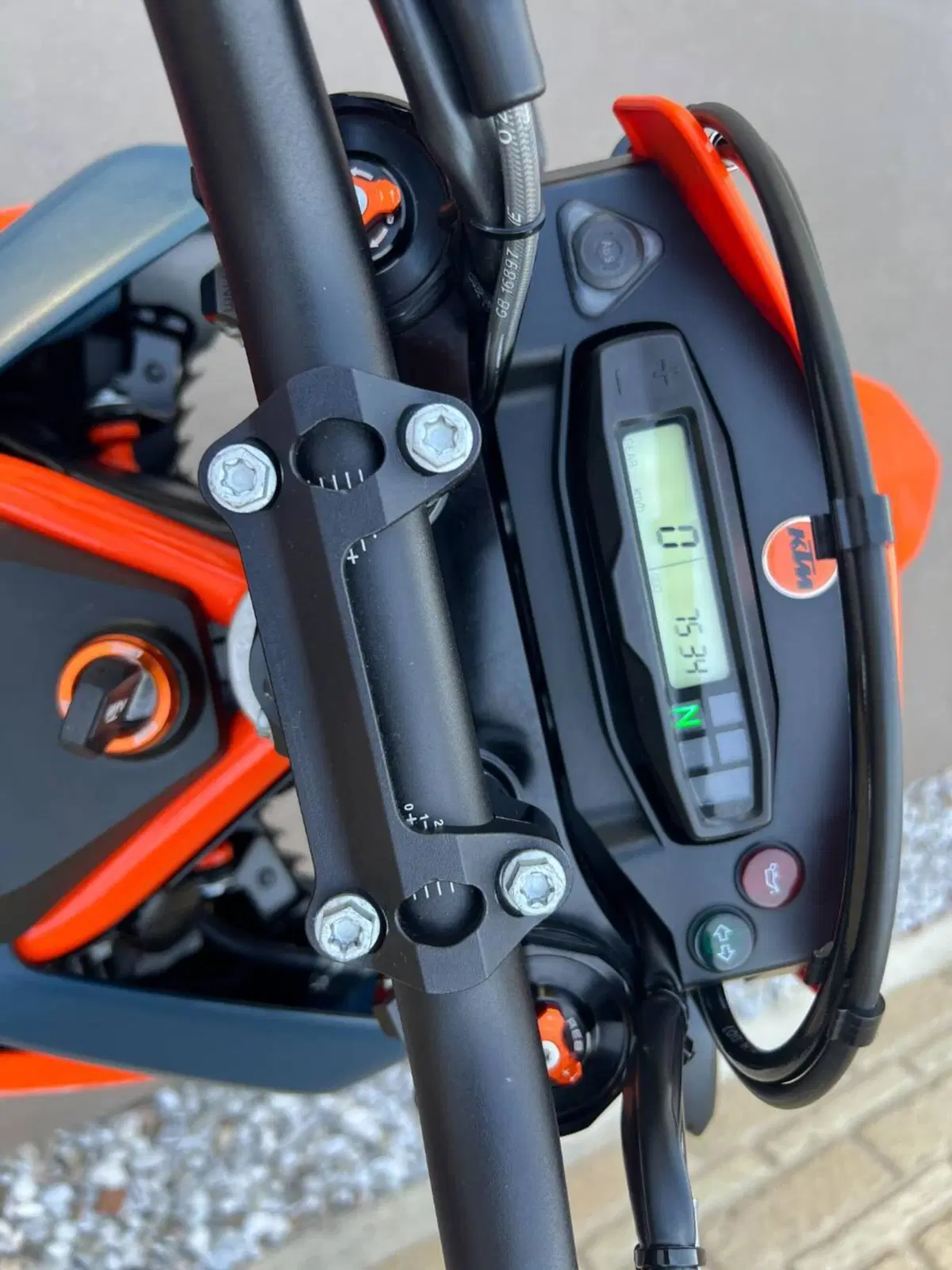 KTM 690 SMC R (2023 - 25) (9)