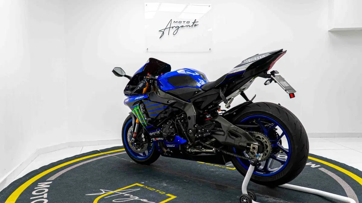 Yamaha YZF R1 (2017 - 19) (16)